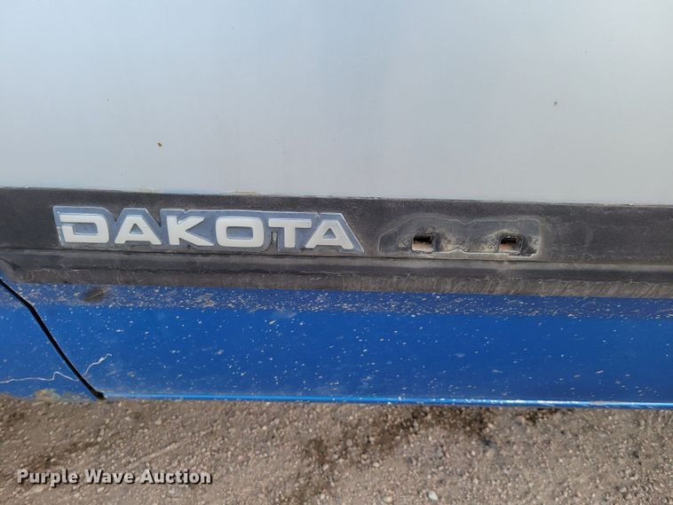 image for item LX9289 1993 Dodge Dakota LE  Club Cab pickup truck
