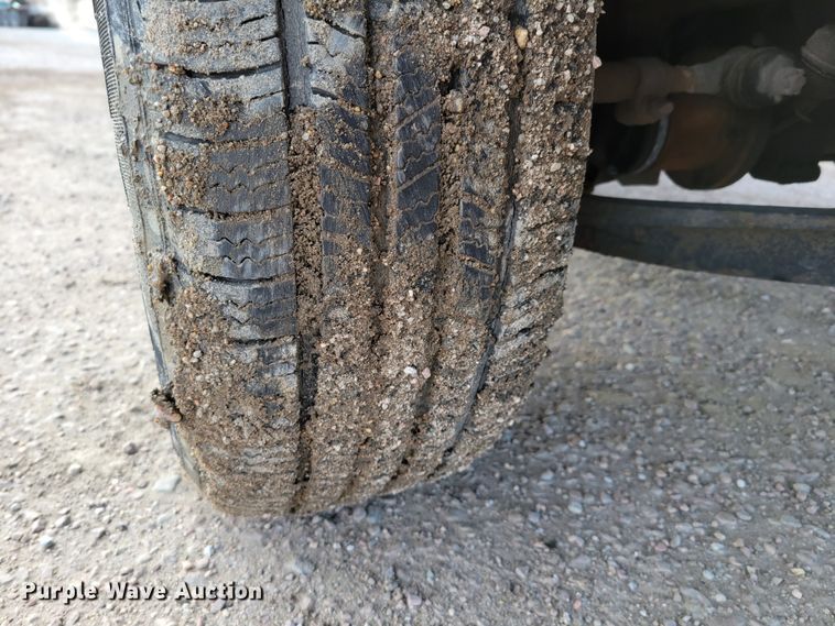 image for item LX9289 1993 Dodge Dakota LE  Club Cab pickup truck