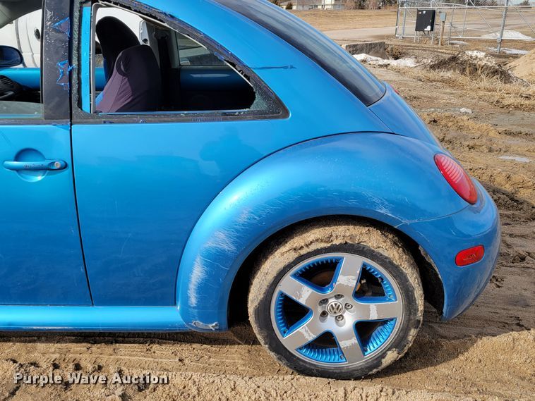 image for item LX9292 2004 Volkswagen New Beetle