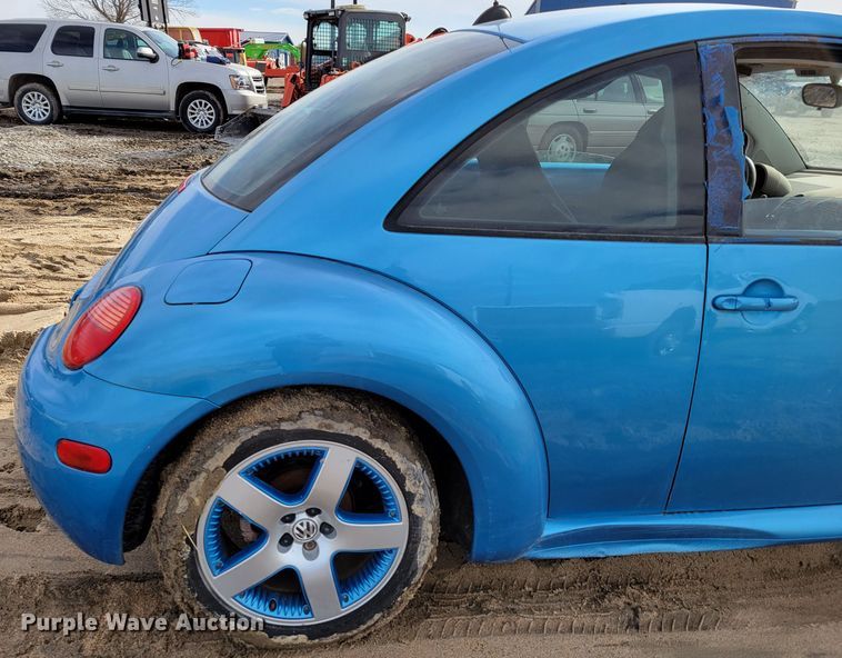 image for item LX9292 2004 Volkswagen New Beetle