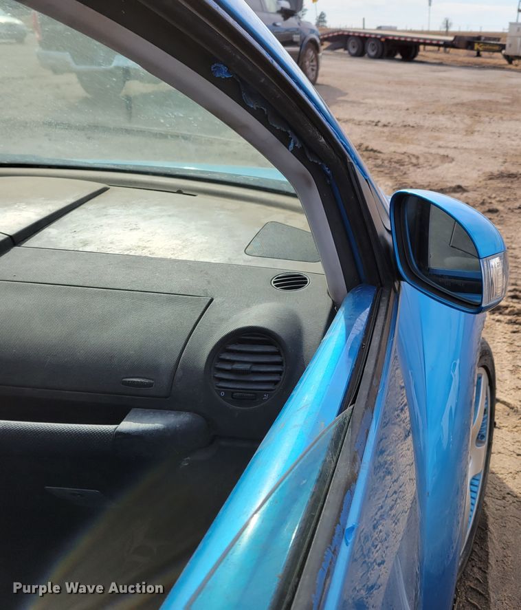 image for item LX9292 2004 Volkswagen New Beetle