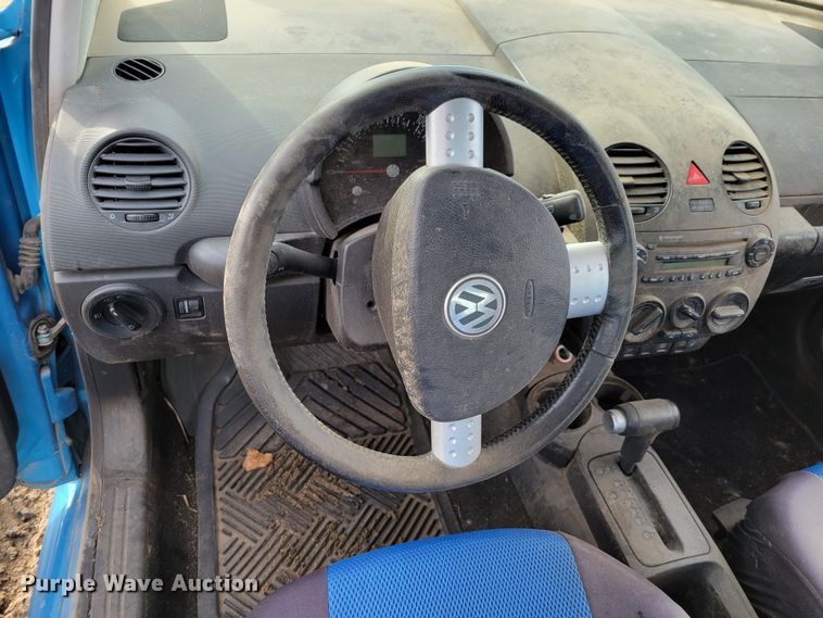 image for item LX9292 2004 Volkswagen New Beetle