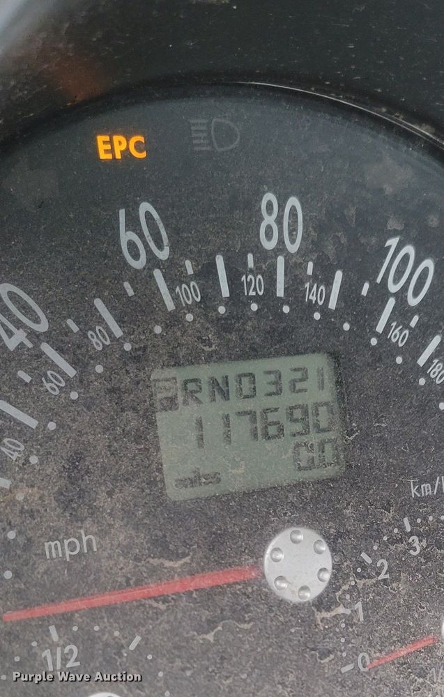 image for item LX9292 2004 Volkswagen New Beetle