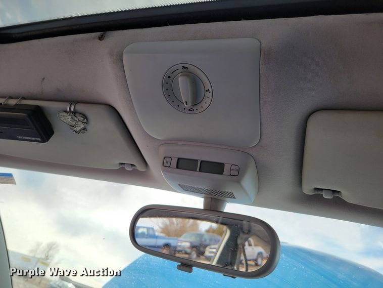 image for item LX9292 2004 Volkswagen New Beetle