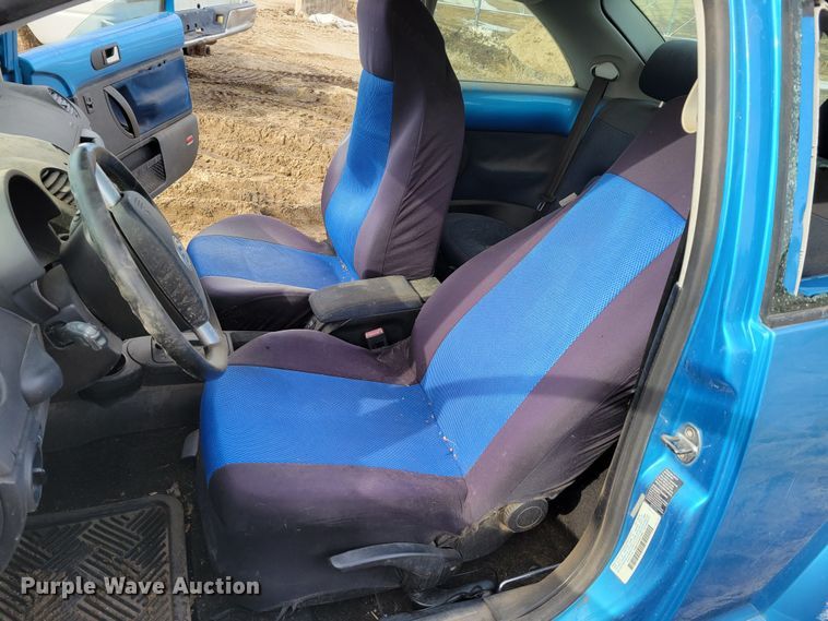 image for item LX9292 2004 Volkswagen New Beetle