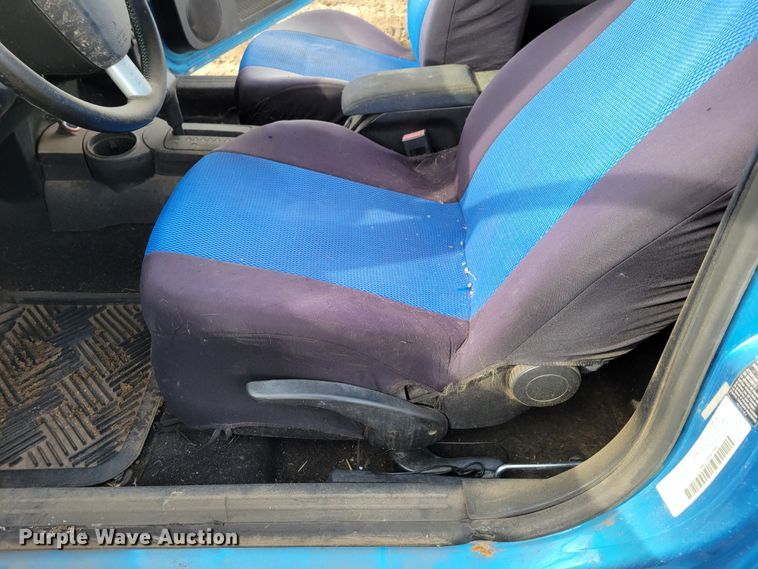 image for item LX9292 2004 Volkswagen New Beetle