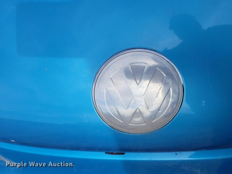 image for item LX9292 2004 Volkswagen New Beetle
