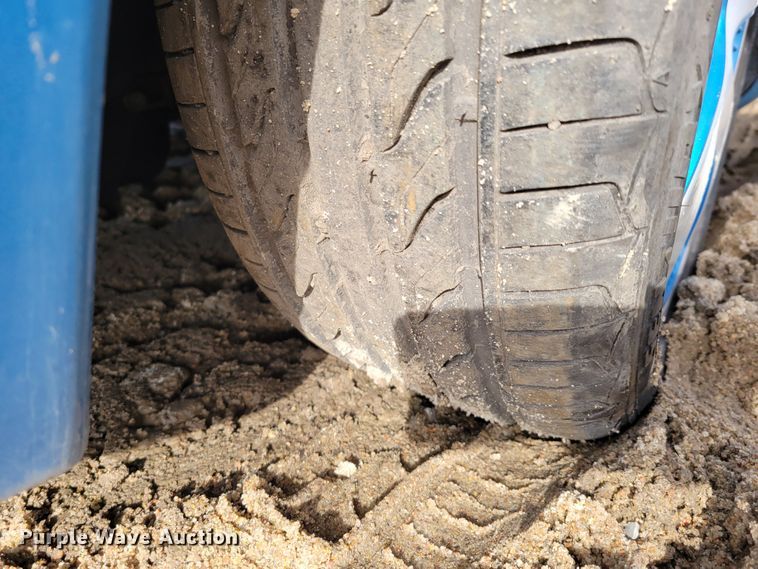 image for item LX9292 2004 Volkswagen New Beetle