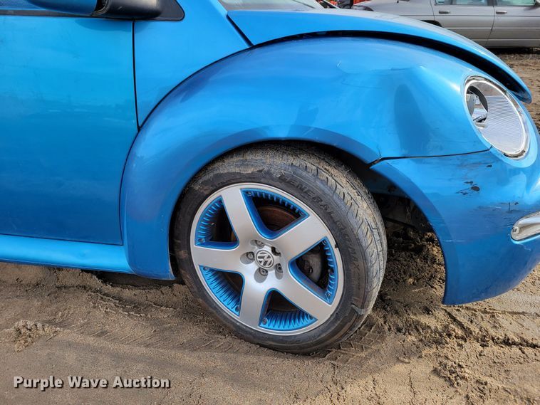 image for item LX9292 2004 Volkswagen New Beetle