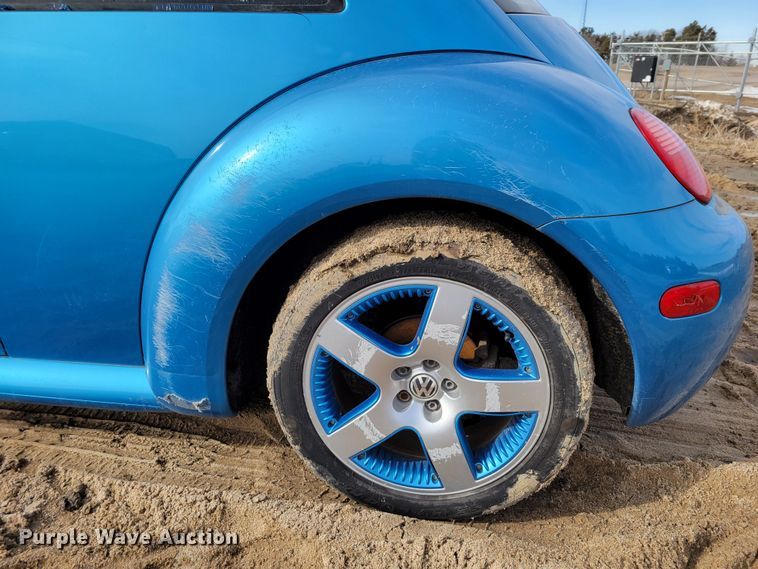 image for item LX9292 2004 Volkswagen New Beetle