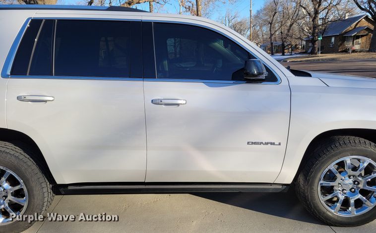 image for item LY9946 2017 GMC Yukon Denali  SUV