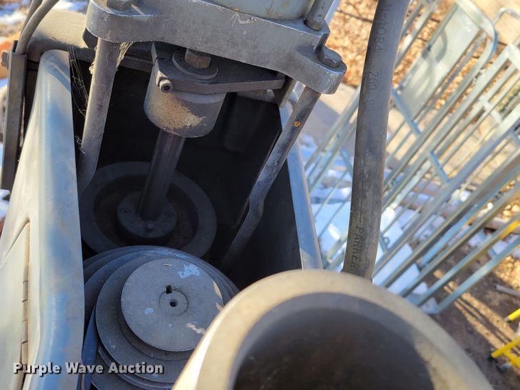 image for item LY9948 Clausing 2217  drill press