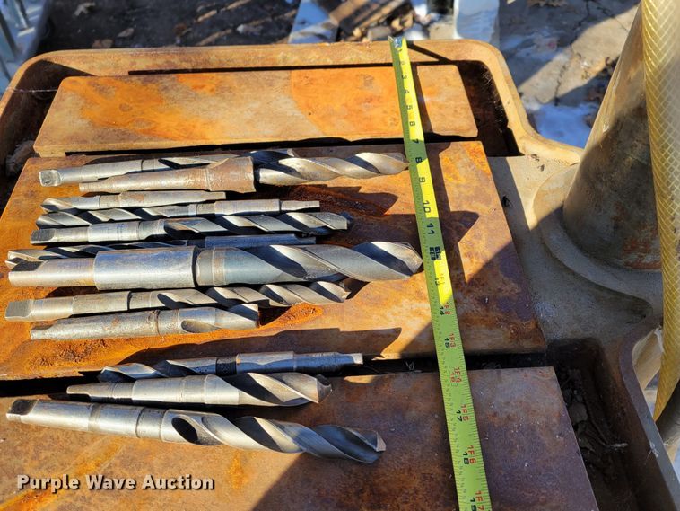 image for item LY9948 Clausing 2217  drill press