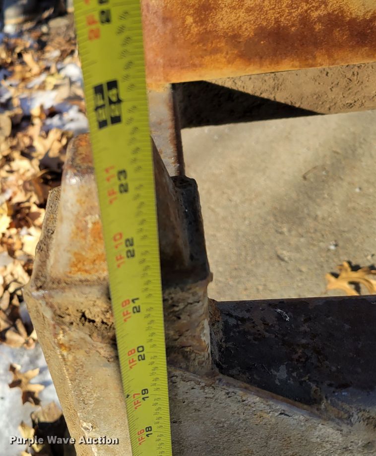 image for item LY9948 Clausing 2217  drill press