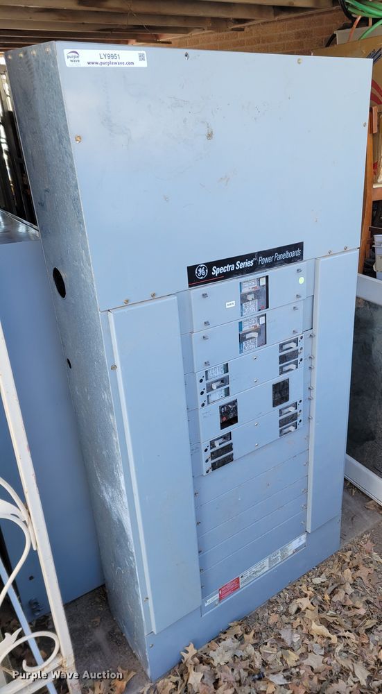 image for item LY9951 GE Spectra Series Power Panelboards  safety switch enclosure