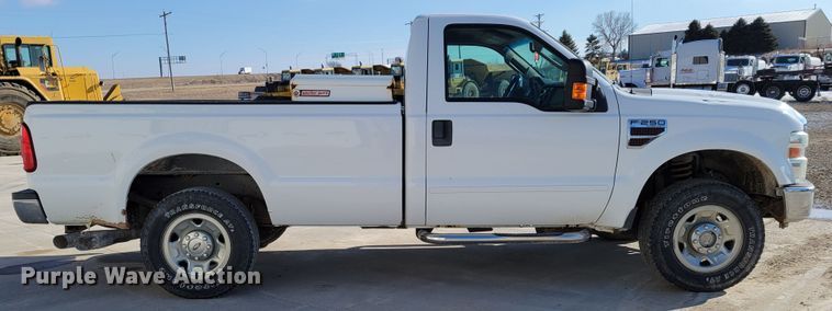 image for item LY9953 2009 Ford F250 Super Duty XLT  pickup truck