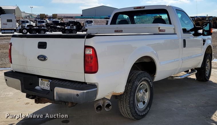image for item LY9953 2009 Ford F250 Super Duty XLT  pickup truck