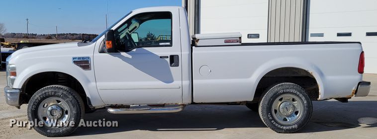 image for item LY9953 2009 Ford F250 Super Duty XLT  pickup truck