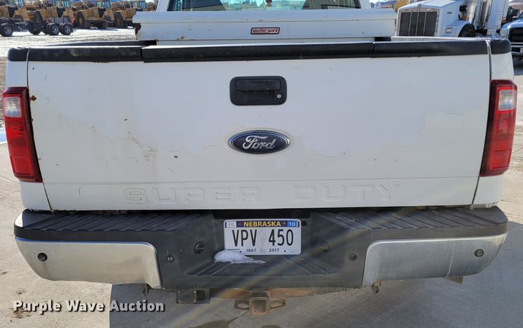 image for item LY9953 2009 Ford F250 Super Duty XLT  pickup truck