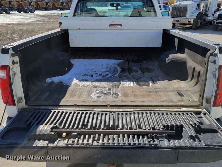 image for item LY9953 2009 Ford F250 Super Duty XLT  pickup truck