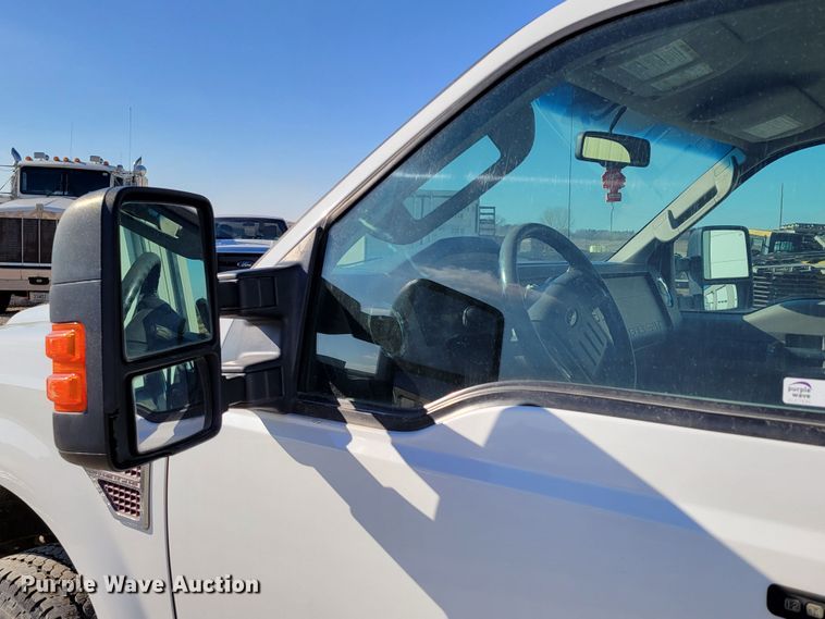 image for item LY9953 2009 Ford F250 Super Duty XLT  pickup truck