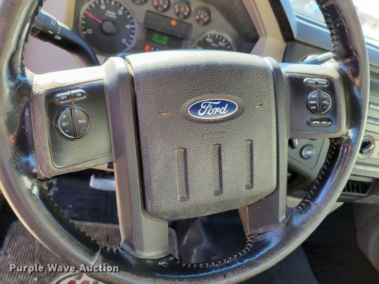 image for item LY9953 2009 Ford F250 Super Duty XLT  pickup truck