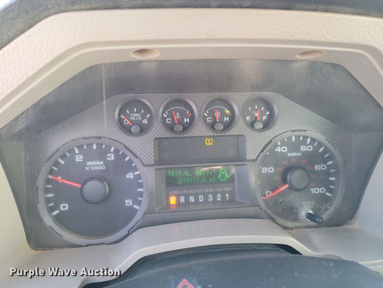 image for item LY9953 2009 Ford F250 Super Duty XLT  pickup truck