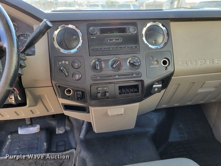 image for item LY9953 2009 Ford F250 Super Duty XLT  pickup truck