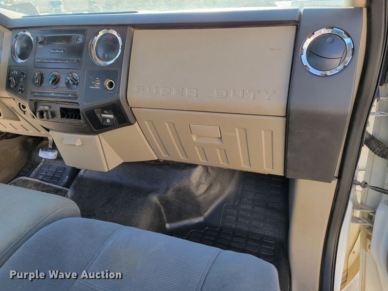 image for item LY9953 2009 Ford F250 Super Duty XLT  pickup truck