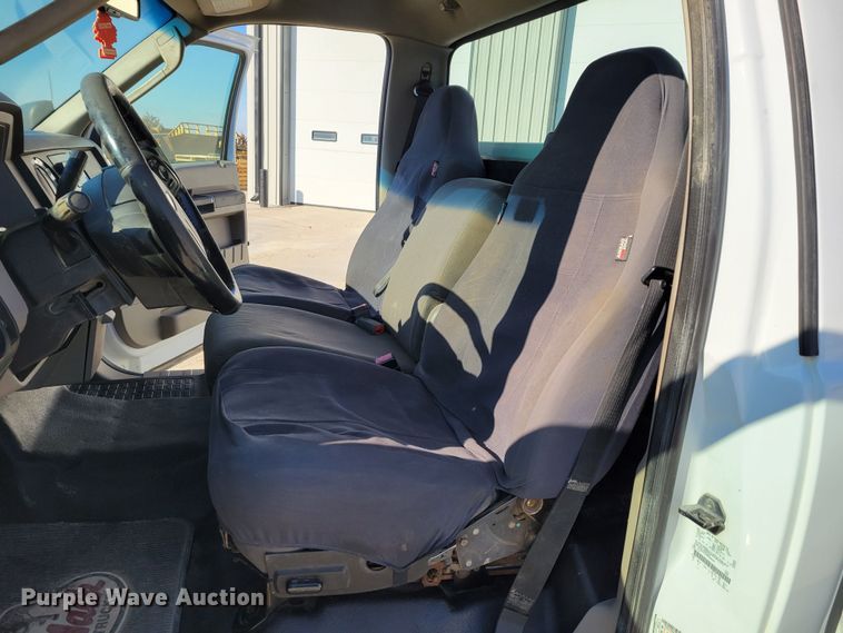 image for item LY9953 2009 Ford F250 Super Duty XLT  pickup truck