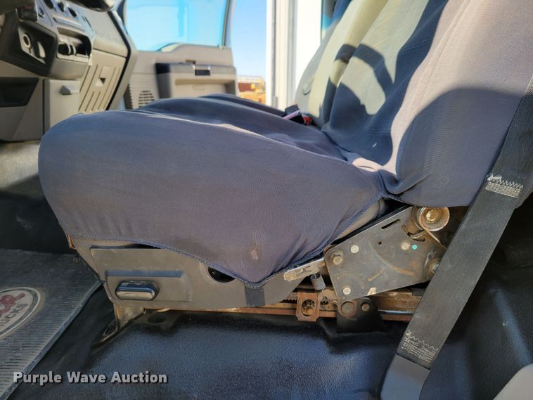 image for item LY9953 2009 Ford F250 Super Duty XLT  pickup truck