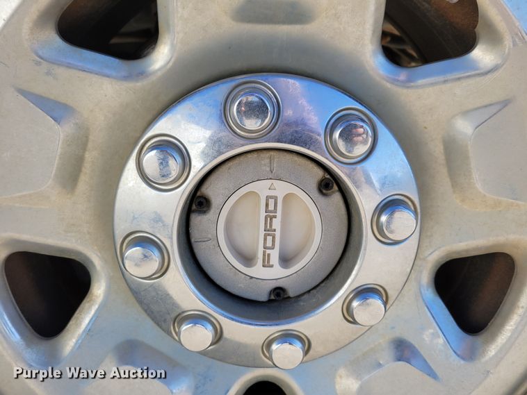 image for item LY9953 2009 Ford F250 Super Duty XLT  pickup truck