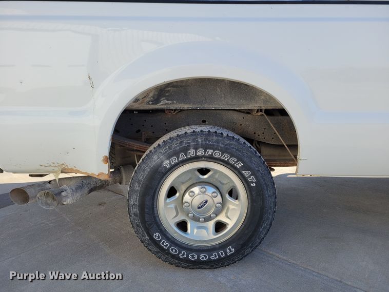 image for item LY9953 2009 Ford F250 Super Duty XLT  pickup truck