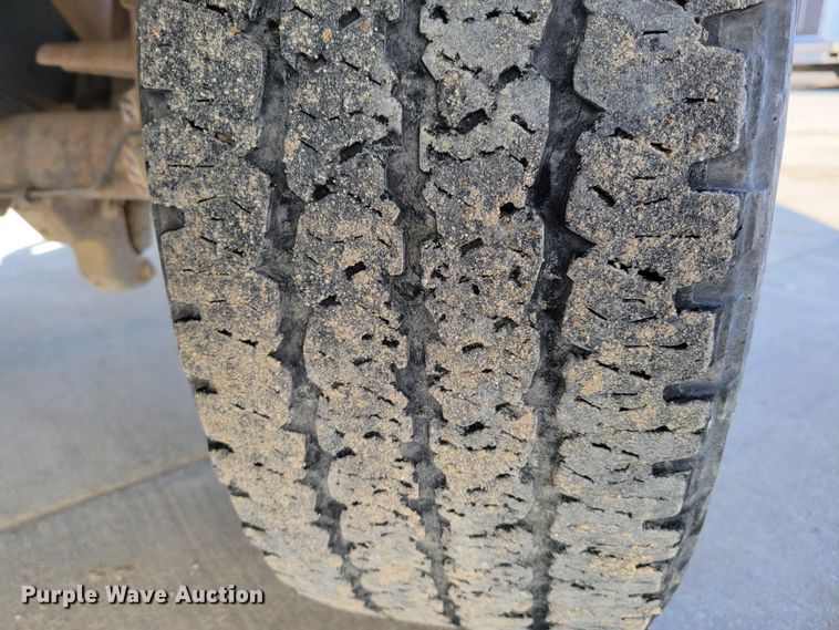 image for item LY9953 2009 Ford F250 Super Duty XLT  pickup truck