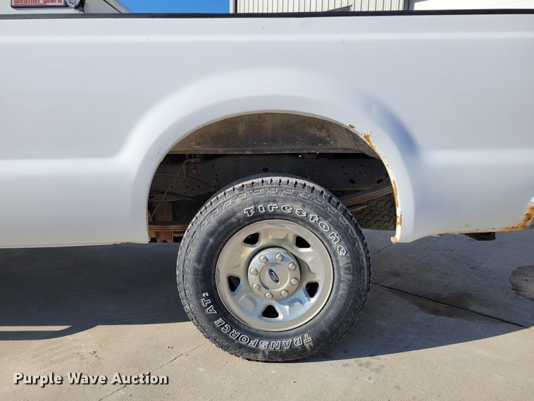 image for item LY9953 2009 Ford F250 Super Duty XLT  pickup truck