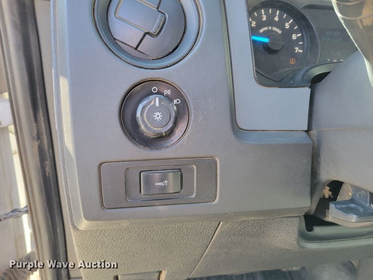 image for item LY9954 2014 Ford F150 XL  SuperCab pickup truck