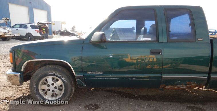 image for item LY9988 1996 Chevrolet 1500  pickup truck