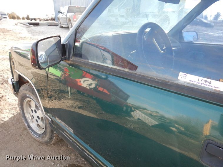 image for item LY9988 1996 Chevrolet 1500  pickup truck