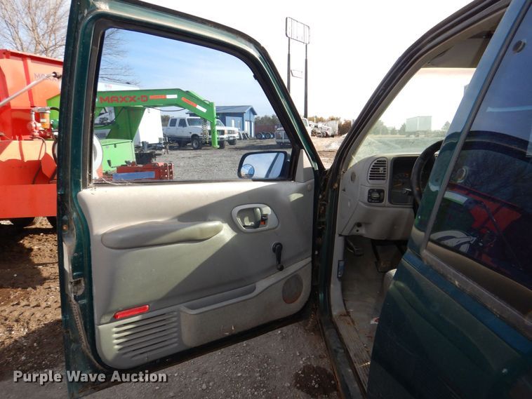 image for item LY9988 1996 Chevrolet 1500  pickup truck