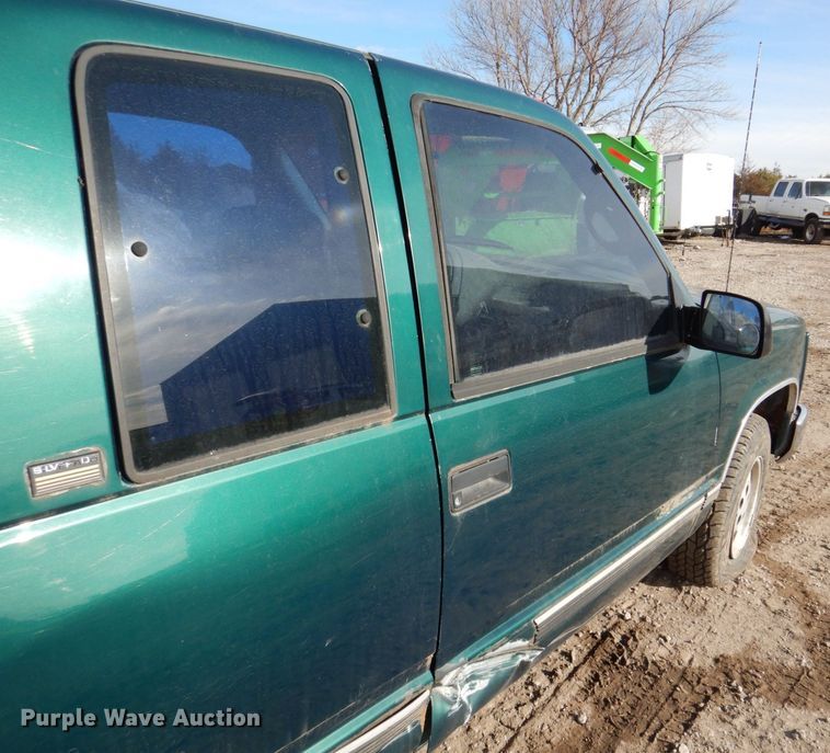 image for item LY9988 1996 Chevrolet 1500  pickup truck