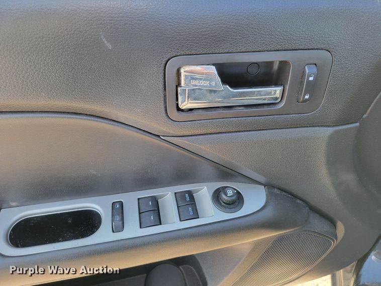 image for item LY9990 2012 Ford Fusion SEL