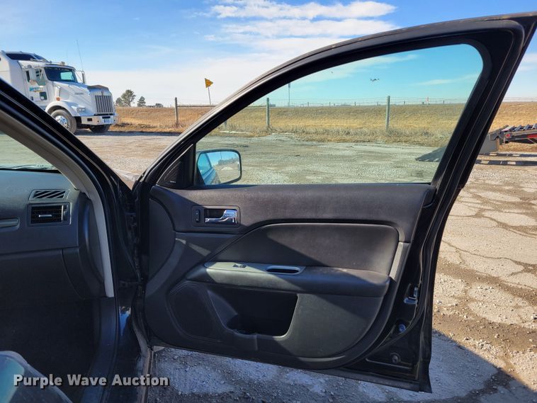 image for item LY9990 2012 Ford Fusion SEL