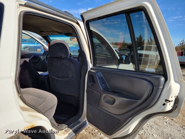 image for item LY9991 2001 Jeep Grand Cherokee Laredo  SUV