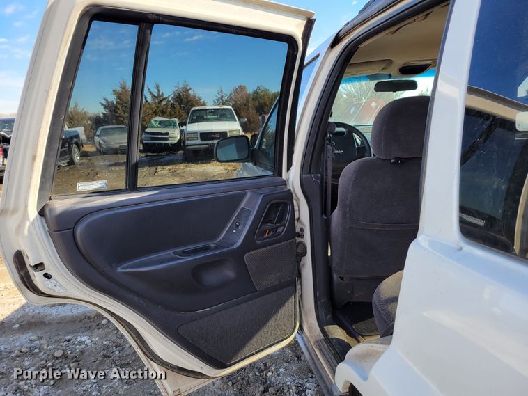 image for item LY9991 2001 Jeep Grand Cherokee Laredo  SUV