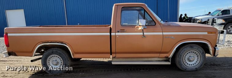 image for item LY9992 1981 Ford F150  pickup truck