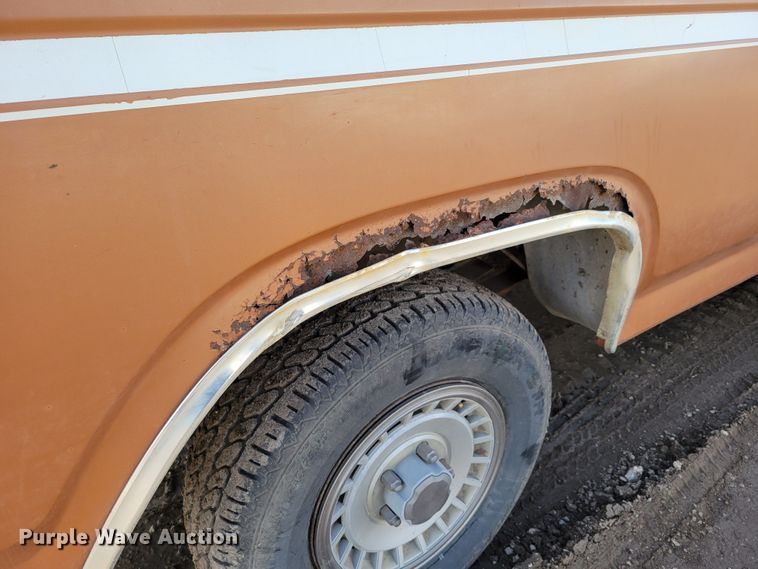 image for item LY9992 1981 Ford F150  pickup truck