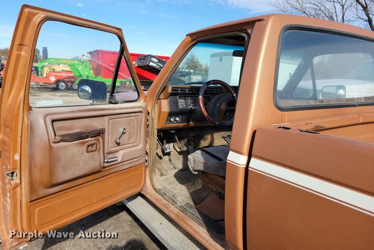 image for item LY9992 1981 Ford F150  pickup truck