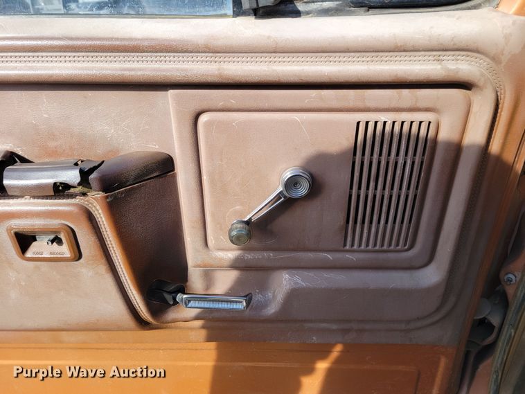 image for item LY9992 1981 Ford F150  pickup truck