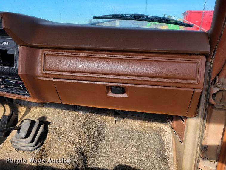 image for item LY9992 1981 Ford F150  pickup truck