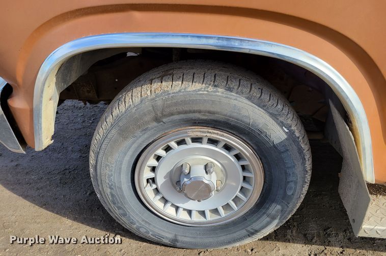 image for item LY9992 1981 Ford F150  pickup truck